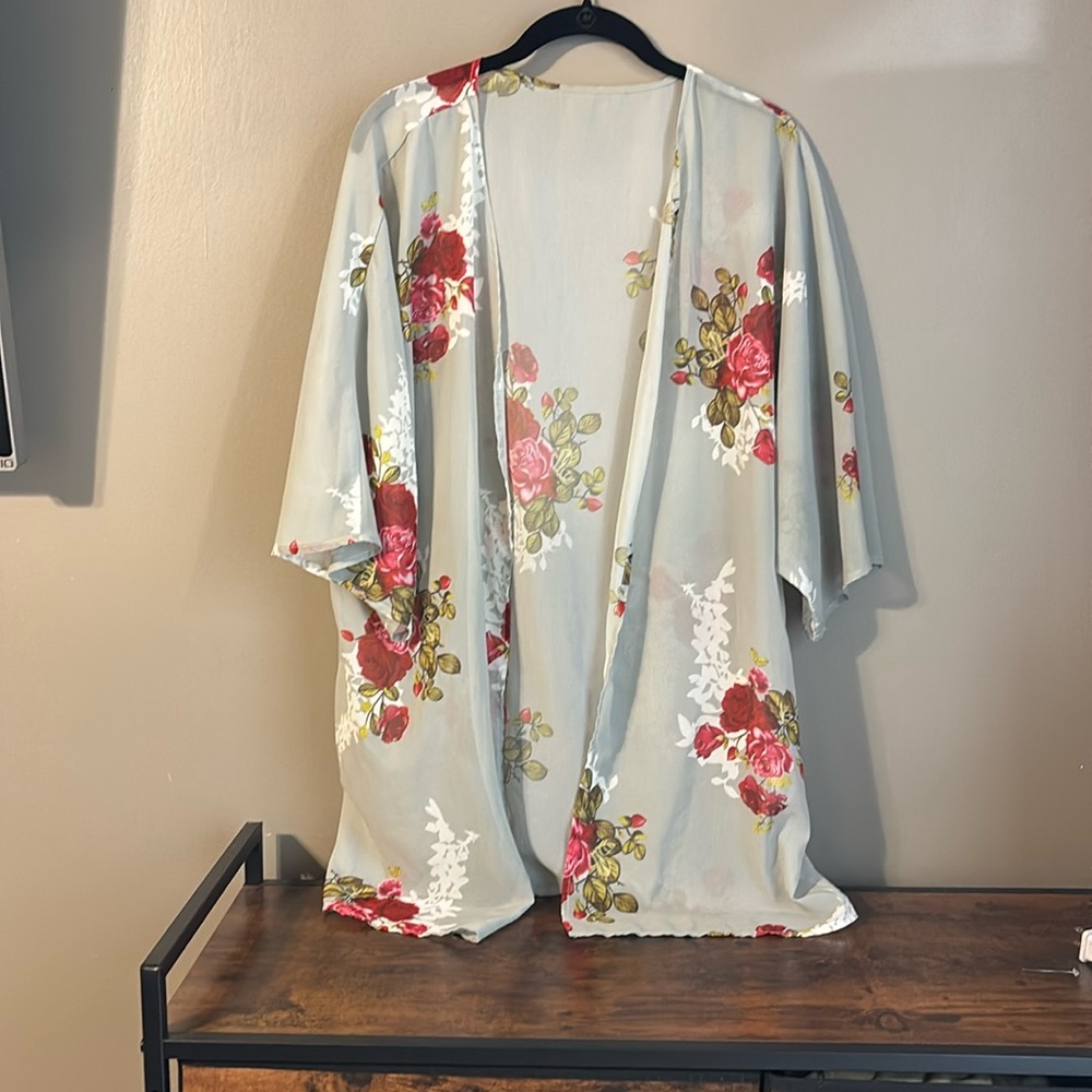 Floral kimono top